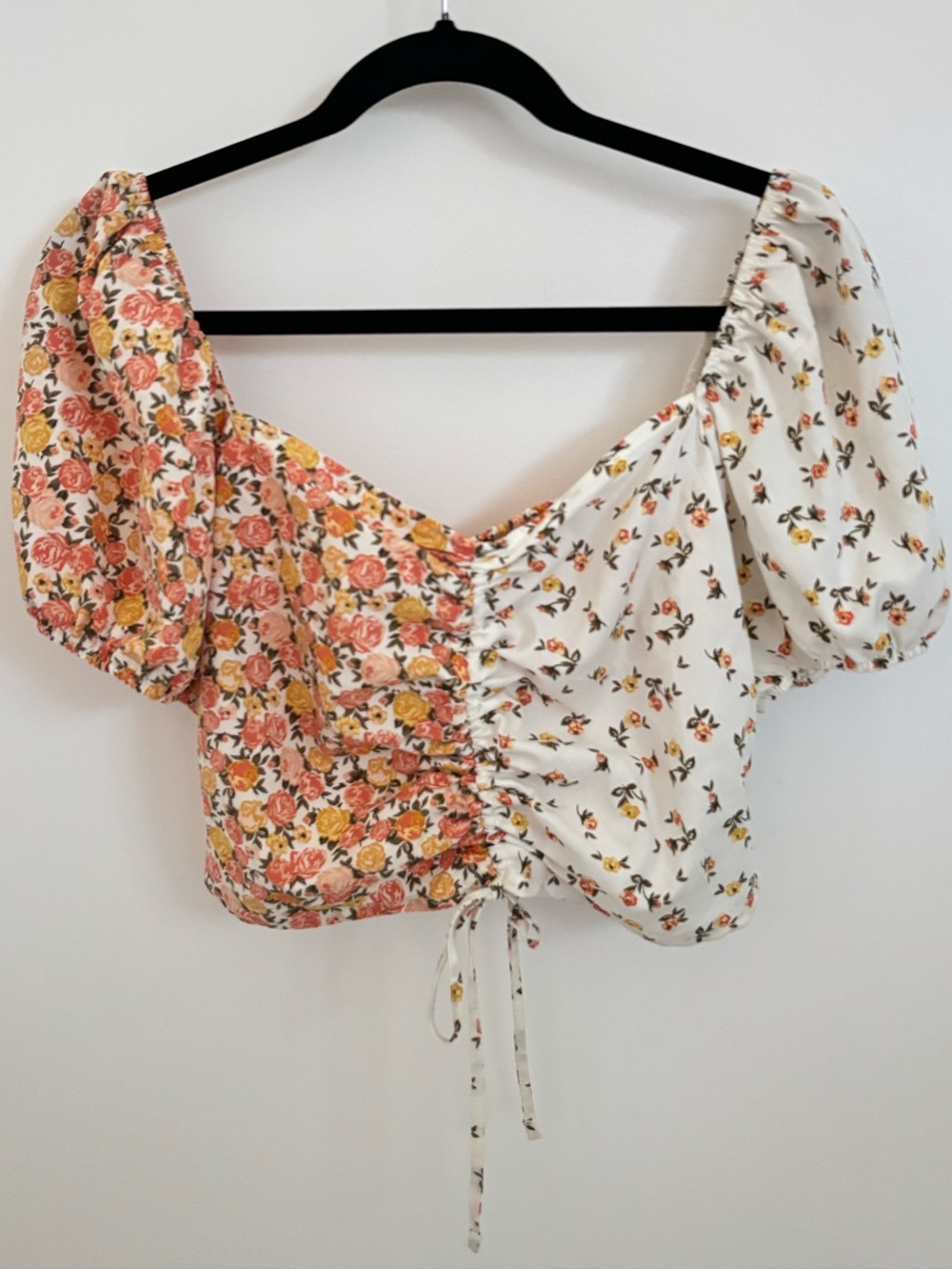 Forever 21 Two-Tone Floral Split Puff Sleeve Crop Top - White/Peach